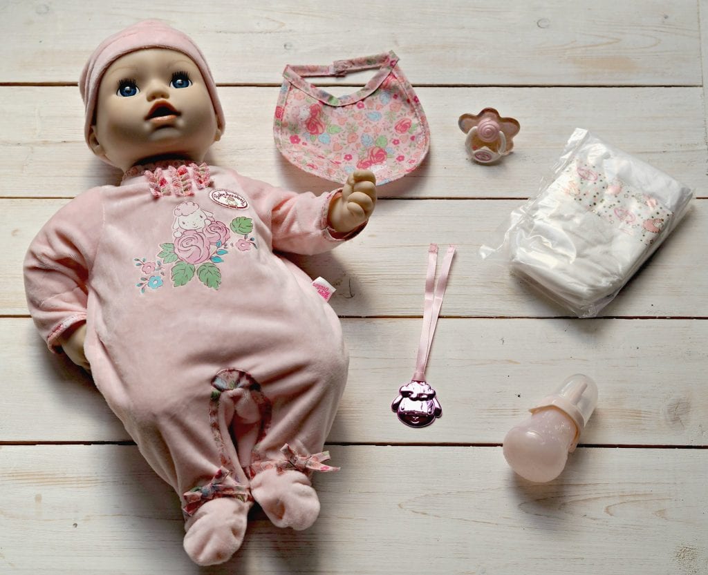  Baby Annabell Interactive Doll áttekintés-tartalmazza a tételeket