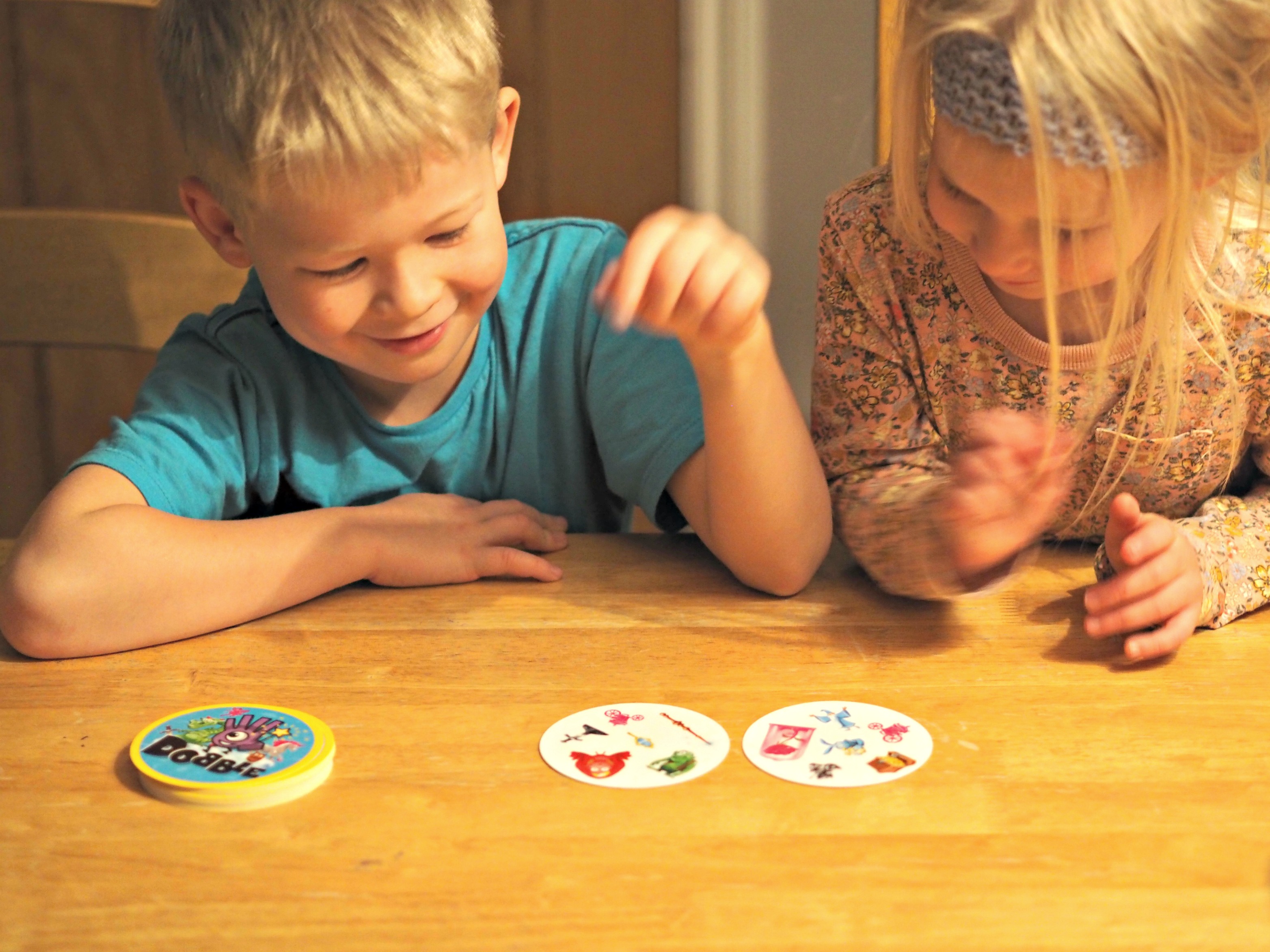 REVIEW: Asmodee Dobble Junior and Cobra Paw Board Games - Laura